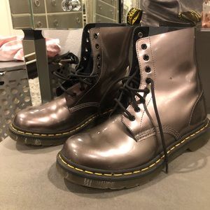 DOC MARTENS BOOTS